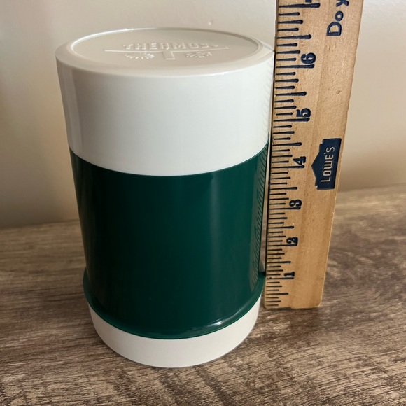 Vintage Thermos Green Holds 10 ounces - Picture 3 of 8